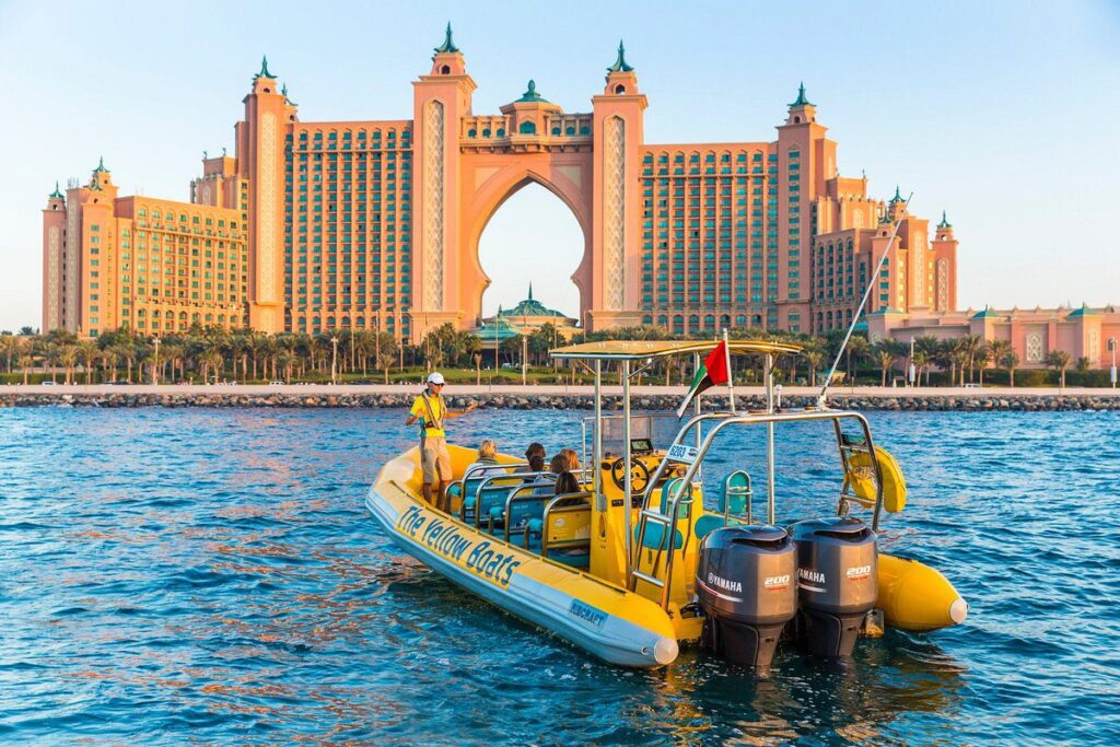 قایق زرد دبی The Yellow Boats